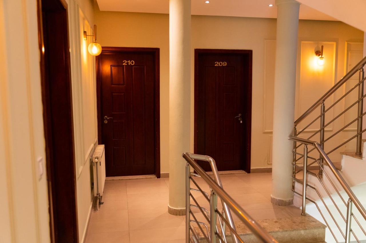 Hotel United Πρίστινα Εξωτερικό φωτογραφία