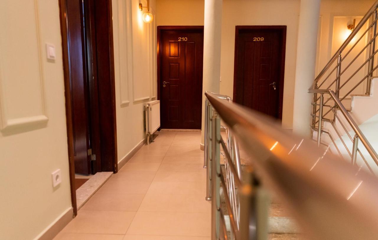 Hotel United Πρίστινα Εξωτερικό φωτογραφία